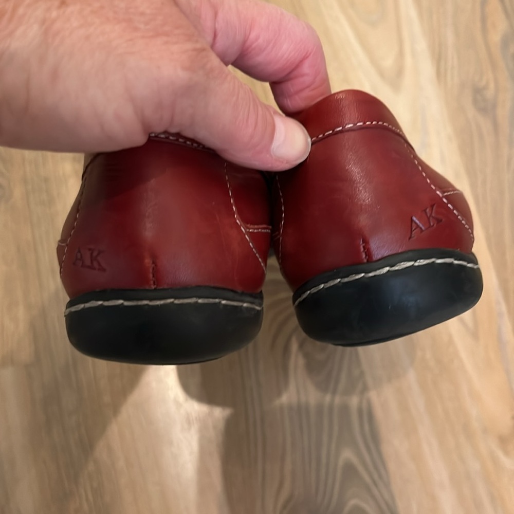 Anne Klein flats - Picture 3 of 5